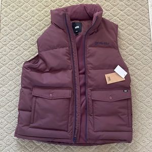Men’s size small maroon colored timbered vest, brand new with tags.